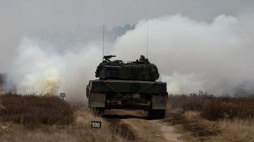 Canada to send four more battle tanks to Ukraine