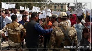 PRI functionaries storm DC Thoubal office