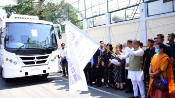 Chief Minister flags off 6 Mobile ICTC vans
