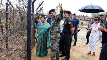 Guv inspects Indo-Myanmar border fencing, interacts with jawans