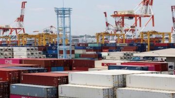 Indian economy in a ‘bright spot’ but challenges emerging