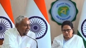 Oppn parties have to shed egos to unite against BJP: Mamata and Nitish