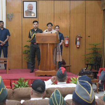 Will extend all possible help to ex-servicemen: Guv