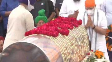 PM pays last respect to former Punjab CM Parkash Singh Badal
