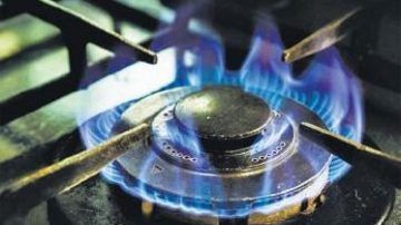 Gas firms cut CNG price by Rs 8 a kg, PNG 5 per scm